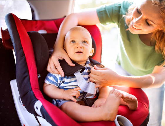 ¿Estás usando bien la sillita del coche de tus hijos? Evita algunos de estos errores comunes