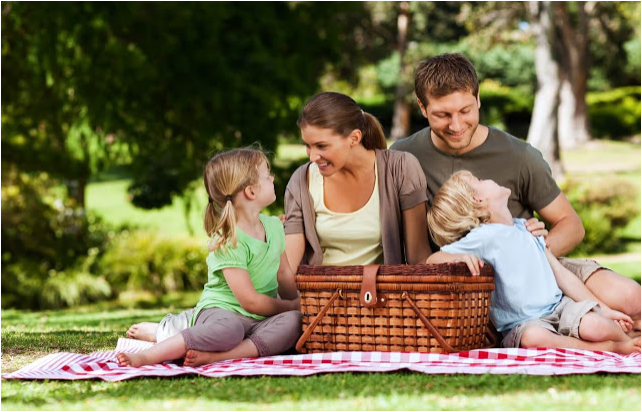 ¡Hora de un picnic en familia!