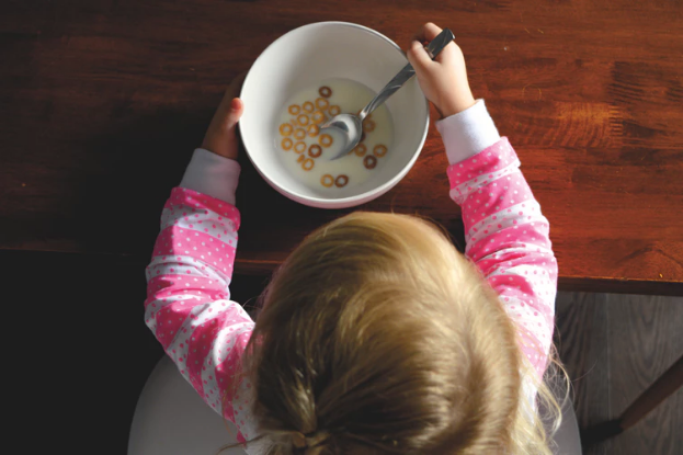¿Peques melindrosos? Te damos cinco súper tips para que tus hijos coman mejor